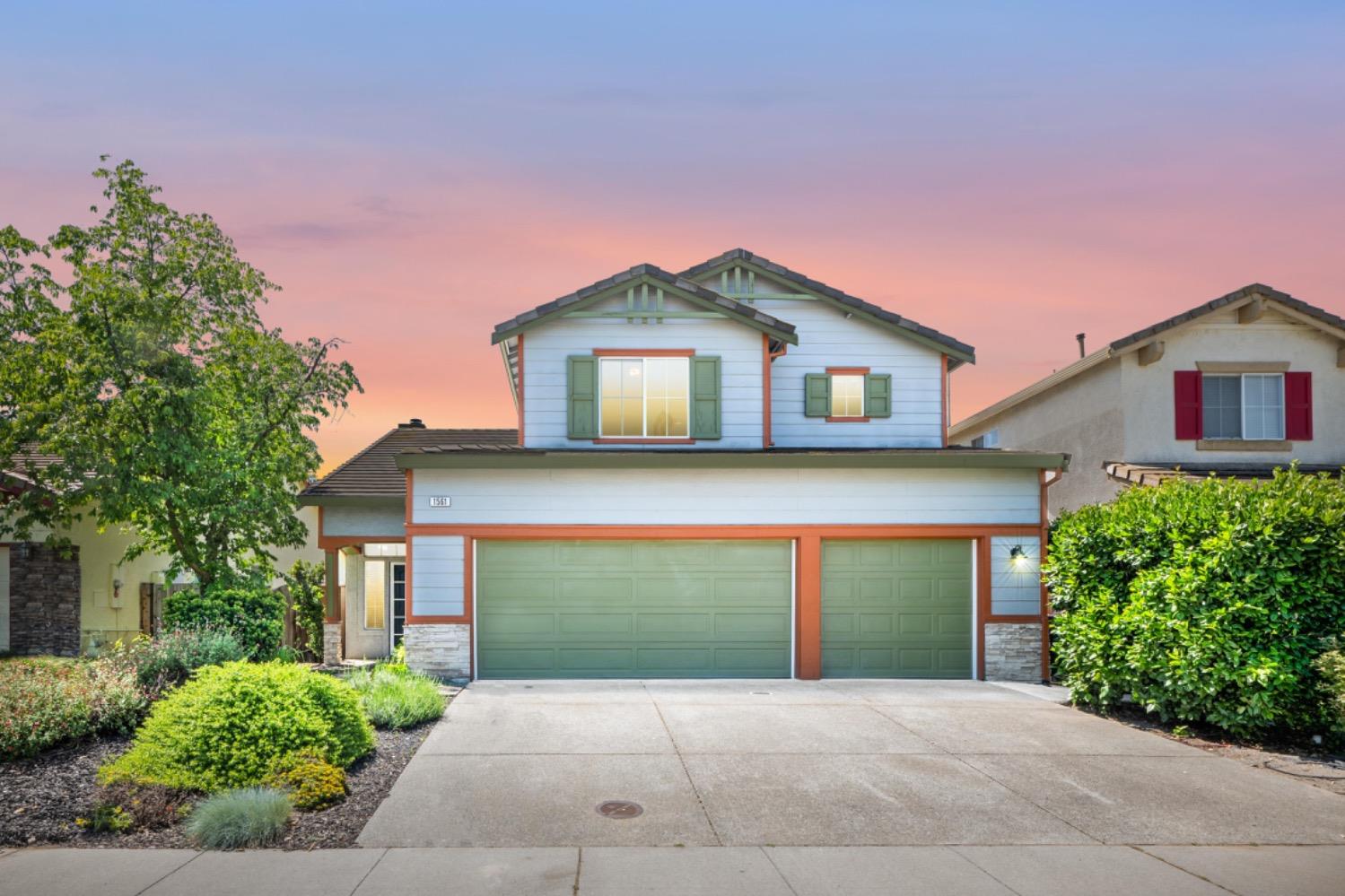 Detail Gallery Image 1 of 1 For 1561 Pinnacles Pl, Davis,  CA 95616 - 4 Beds | 3 Baths