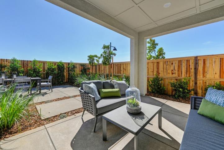 Detail Gallery Image 11 of 44 For 4471 Quakie Glen Dr, Folsom,  CA 95630 - 4 Beds | 3 Baths