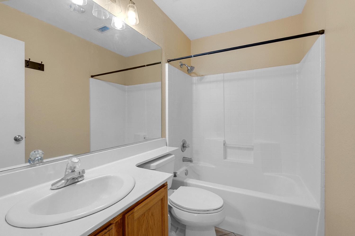 Detail Gallery Image 15 of 26 For 8384 Pelligrini Ct, Sacramento,  CA 95829 - 3 Beds | 2 Baths