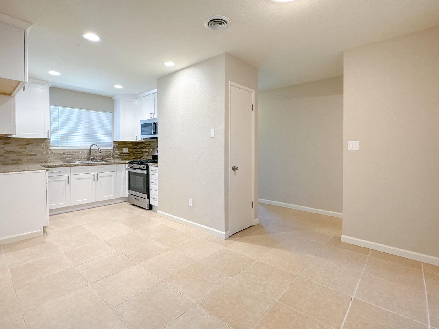 Detail Gallery Image 10 of 24 For 1604 Groveton Way, Modesto,  CA 95355 - 3 Beds | 2 Baths