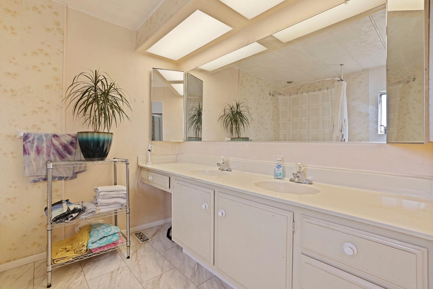 Detail Gallery Image 9 of 16 For 1459 Standiford Ave 90, Modesto,  CA 95350 - 2 Beds | 2 Baths