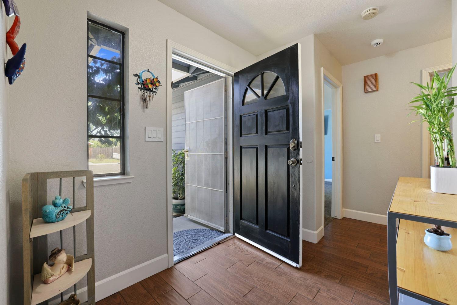 Detail Gallery Image 5 of 35 For 1624 Hugo Ave, Ceres,  CA 95307 - 3 Beds | 2 Baths