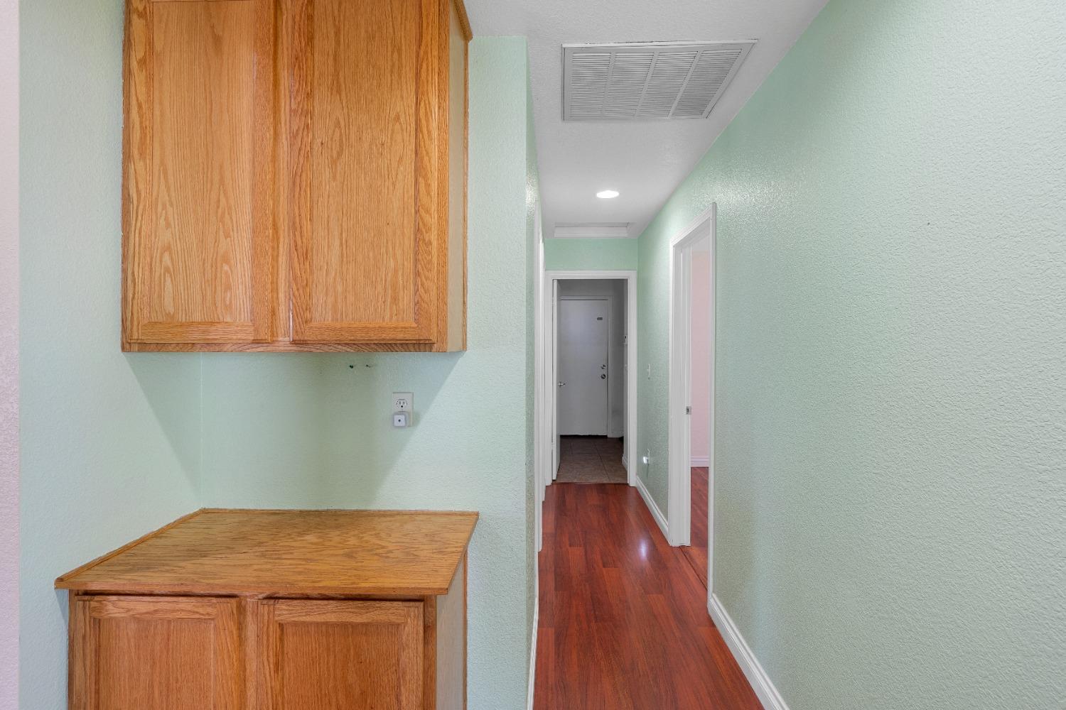 Detail Gallery Image 14 of 26 For 8384 Pelligrini Ct, Sacramento,  CA 95829 - 3 Beds | 2 Baths