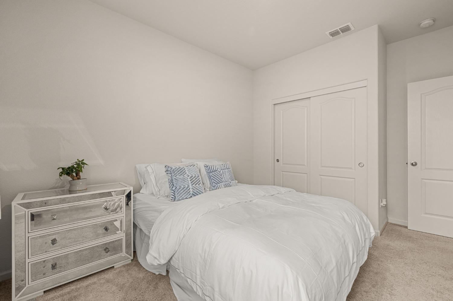 Detail Gallery Image 27 of 51 For 2135 Knotty Pine Way, Plumas Lake,  CA 95961 - 4 Beds | 2 Baths