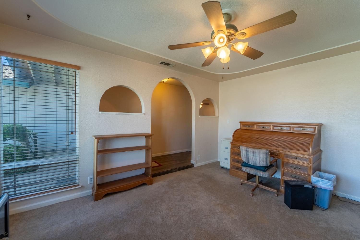 Detail Gallery Image 6 of 28 For 845 Siskiyou Ln, Manteca,  CA 95336 - 4 Beds | 2 Baths