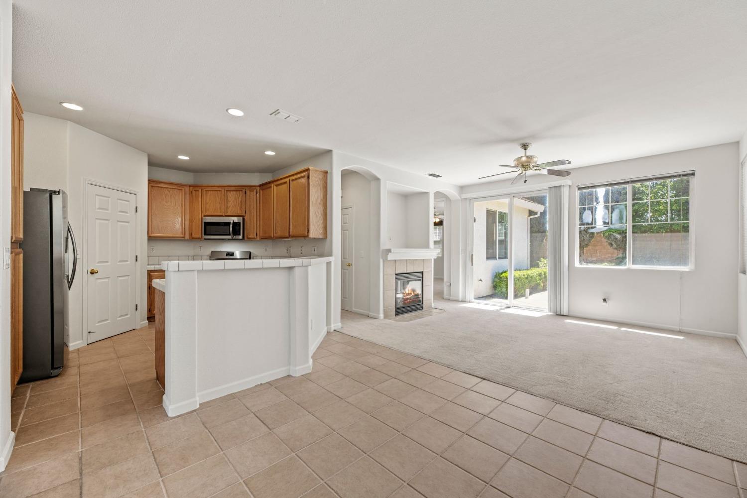Detail Gallery Image 11 of 53 For 3372 Zalema Way, Sacramento,  CA 95834 - 3 Beds | 2 Baths