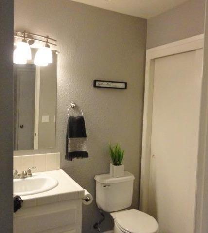 Detail Gallery Image 8 of 22 For 2116 Mount Vernon Dr #D,  Modesto,  CA 95350 - 3 Beds | 1/1 Baths