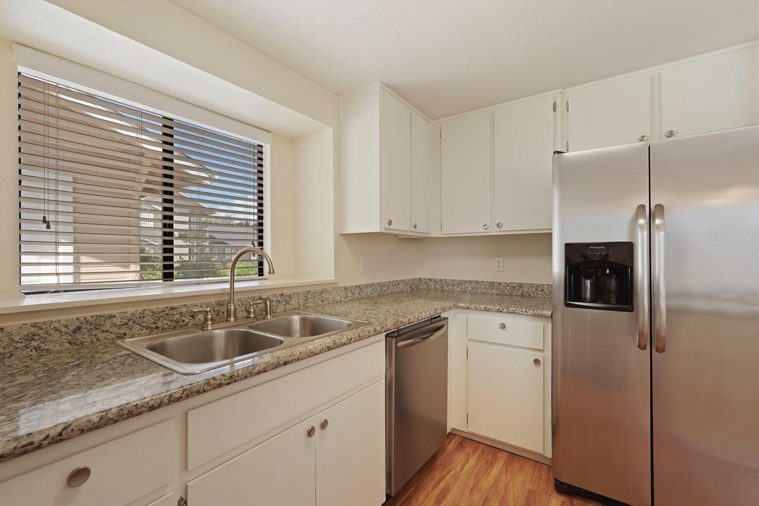 Detail Gallery Image 16 of 36 For 1921 S Mills Ave #3,  Lodi,  CA 95242 - 2 Beds | 2 Baths