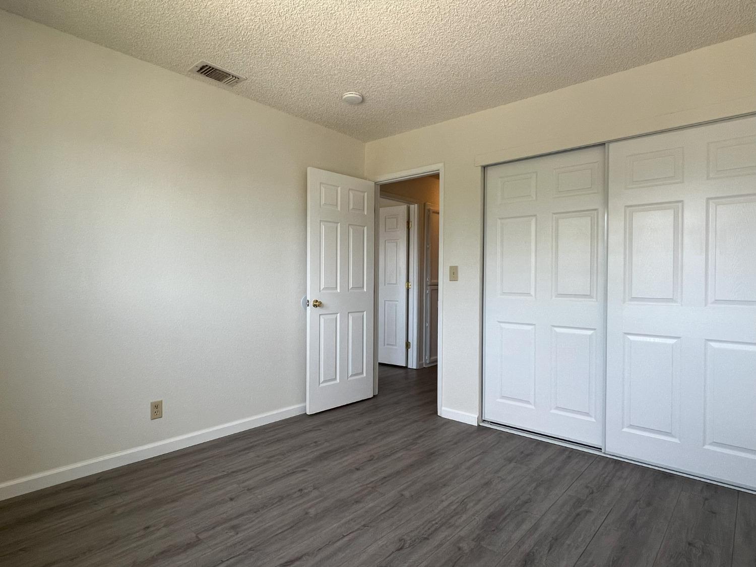 Detail Gallery Image 21 of 28 For 18 Tyndall Ct, Sacramento,  CA 95823 - 3 Beds | 2/1 Baths
