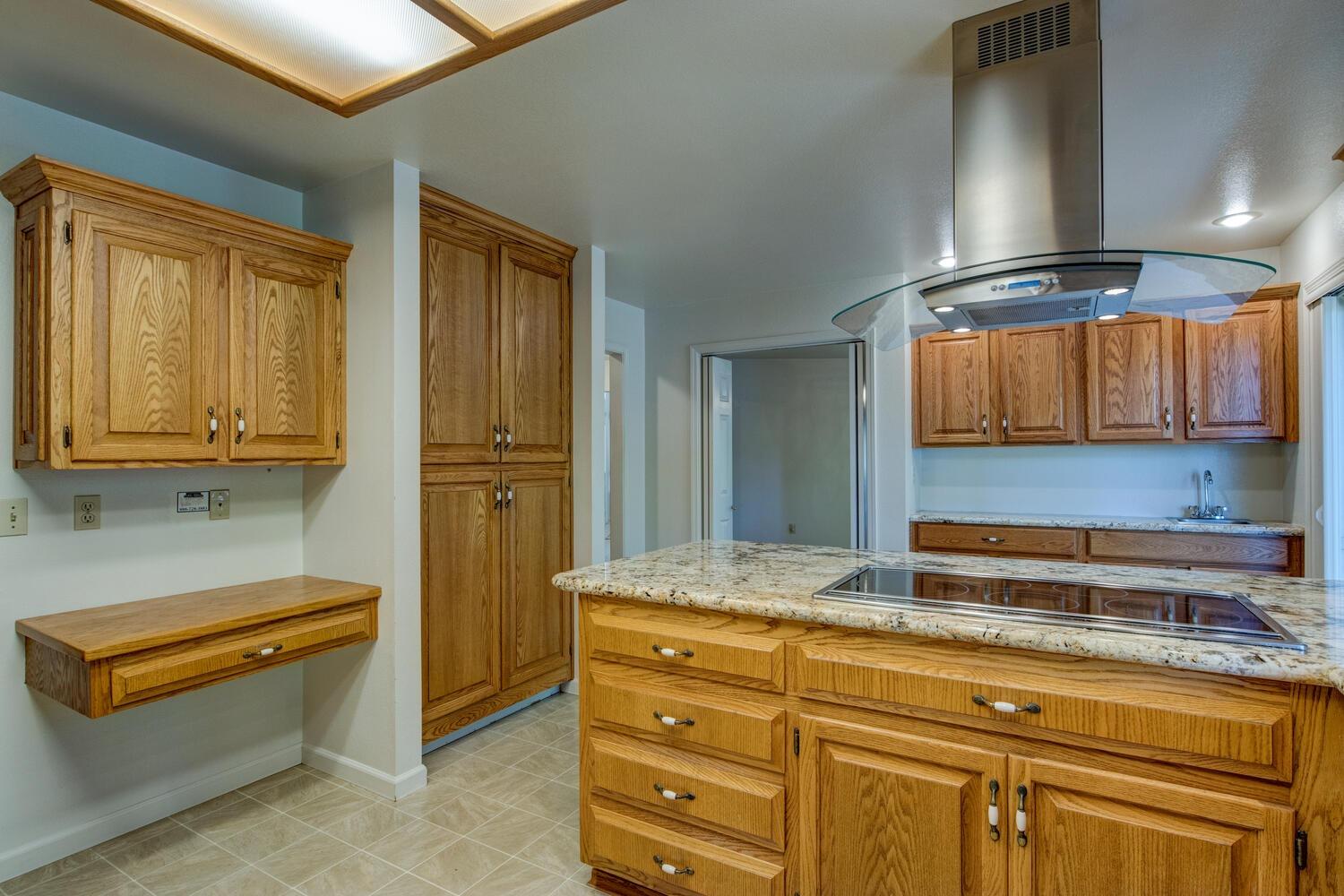 Detail Gallery Image 9 of 44 For 18500 Pine Tree Way, Mokelumne Hill,  CA 95245 - 3 Beds | 2/2 Baths