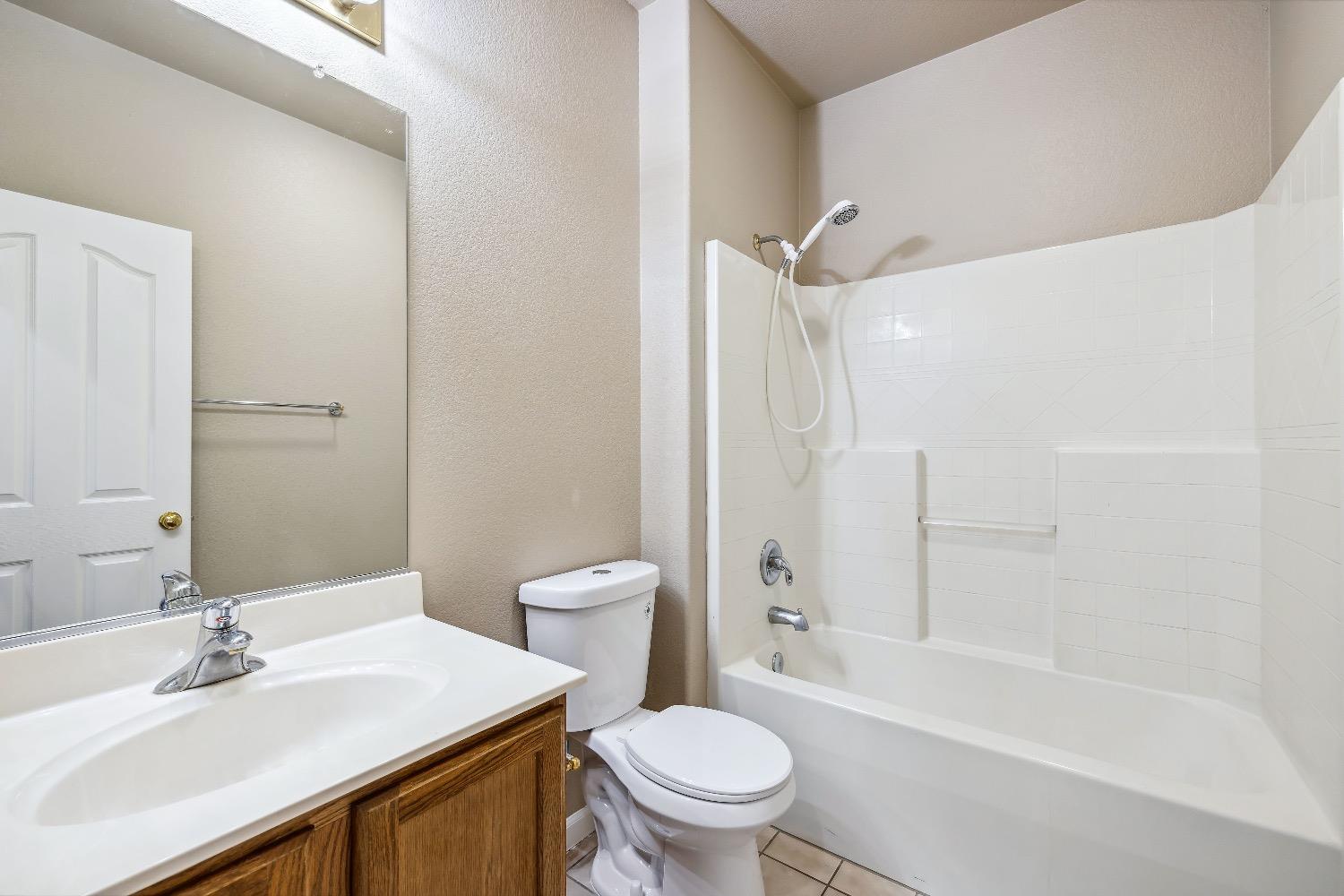 Detail Gallery Image 15 of 28 For 5468 Gracen Way, Sacramento,  CA 95835 - 3 Beds | 2 Baths