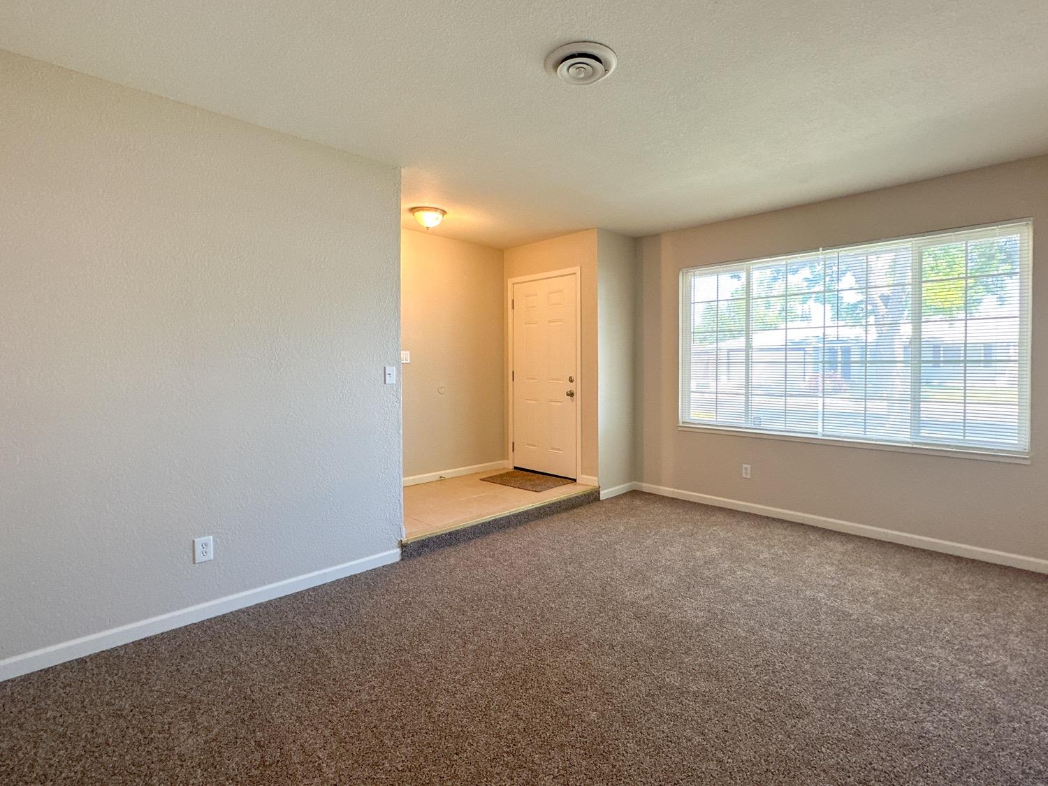 Detail Gallery Image 12 of 24 For 1604 Groveton Way, Modesto,  CA 95355 - 3 Beds | 2 Baths
