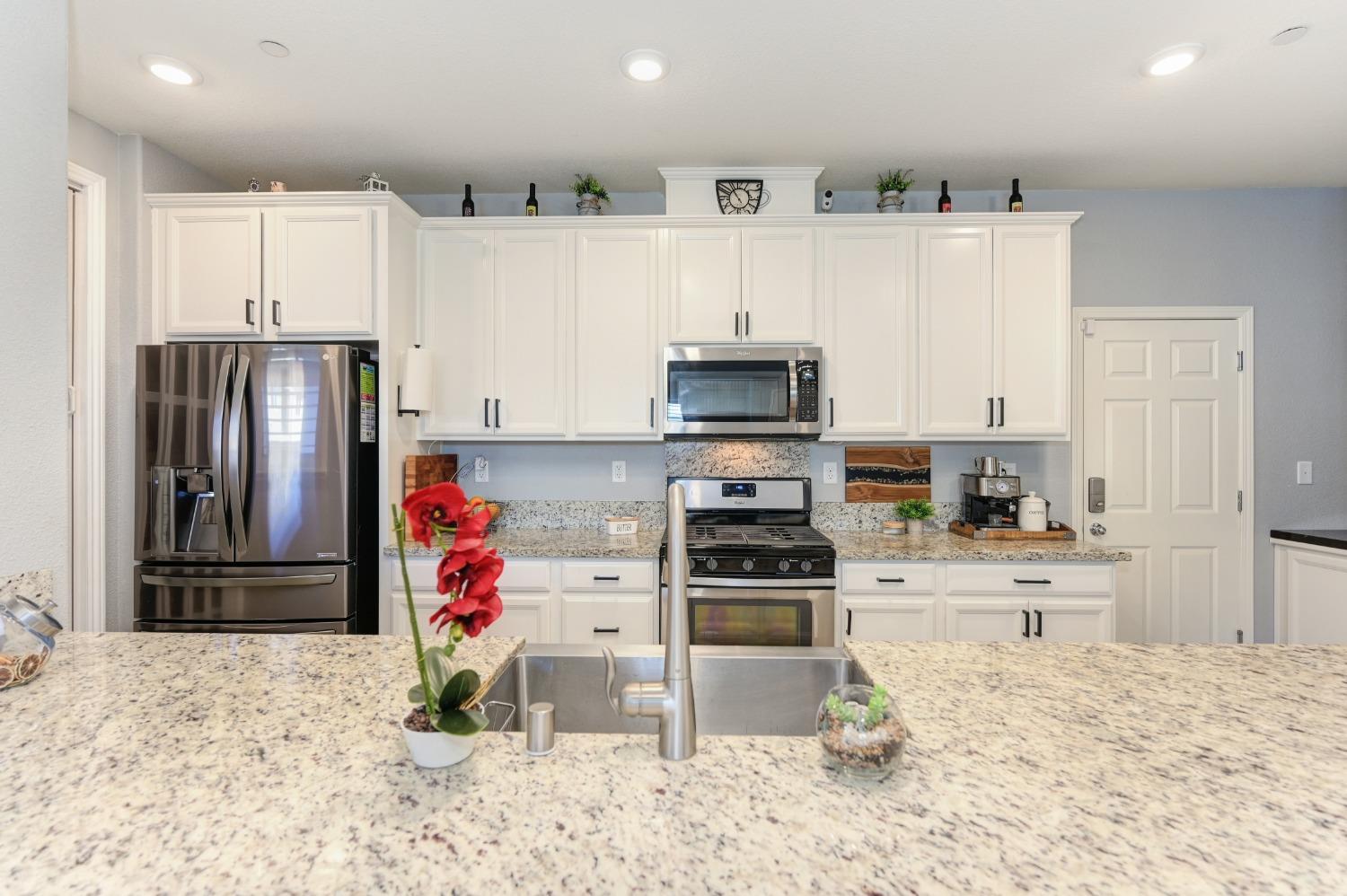 Detail Gallery Image 6 of 55 For 3221 Gosport Way, Rancho Cordova,  CA 95670 - 3 Beds | 2/1 Baths