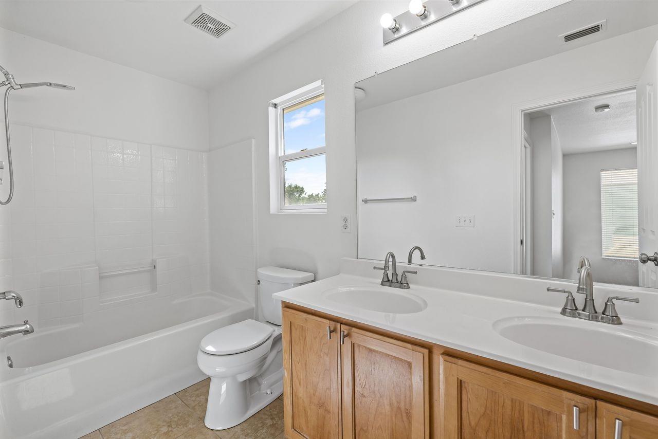 Detail Gallery Image 32 of 35 For 2048 Fenmore Way, Sacramento,  CA 95835 - 3 Beds | 2/1 Baths