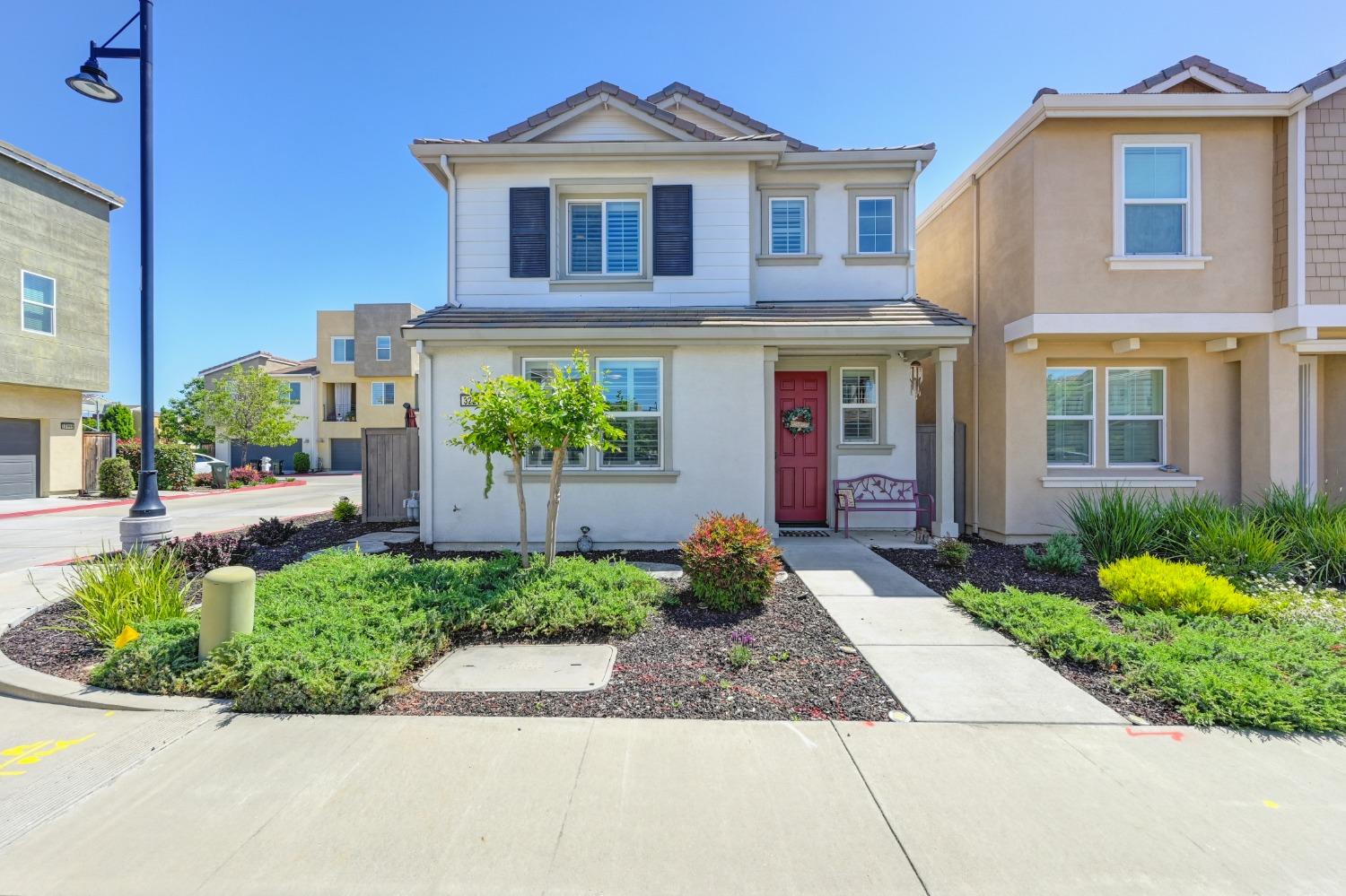 Detail Gallery Image 1 of 1 For 3221 Gosport Way, Rancho Cordova,  CA 95670 - 3 Beds | 2/1 Baths