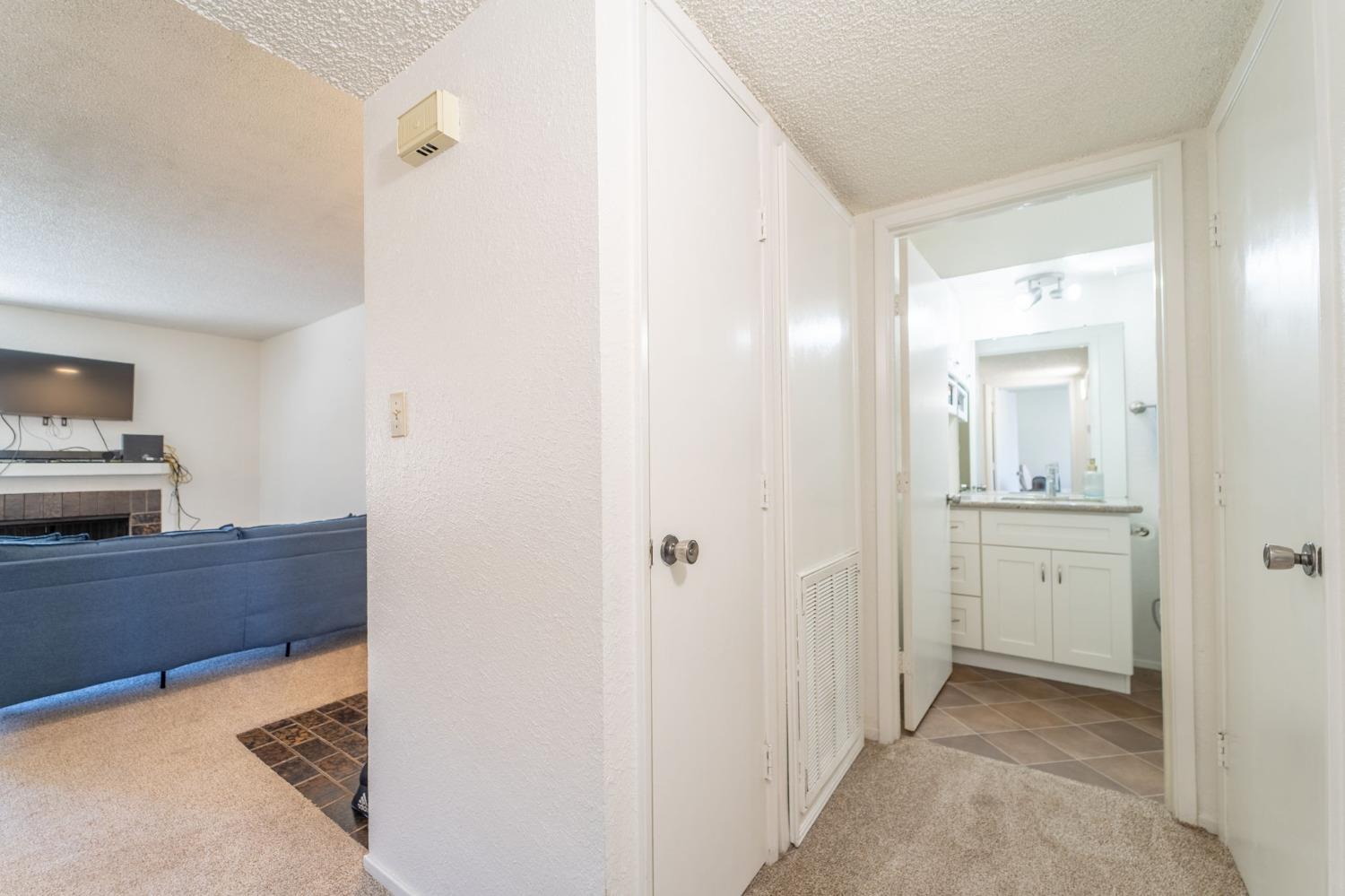 Detail Gallery Image 17 of 21 For 3701 Colonial Drive, Modesto,  CA 95356 - 1 Beds | 1 Baths