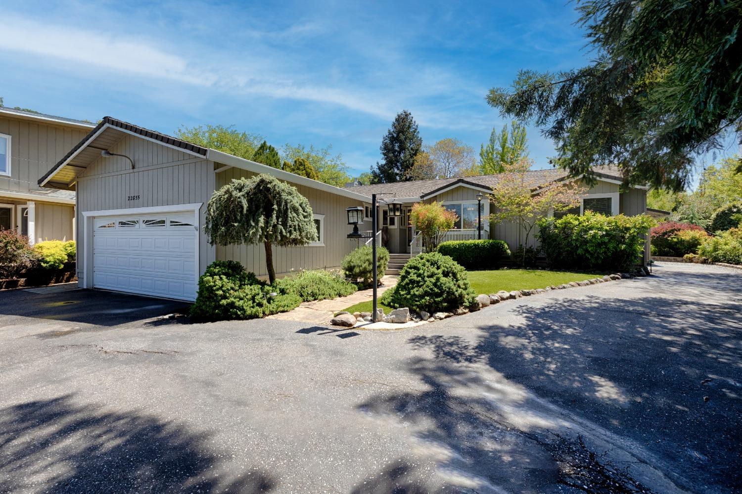 Detail Gallery Image 1 of 1 For 22855 Sunset Ridge Dr, Auburn,  CA 95602 - 3 Beds | 2 Baths