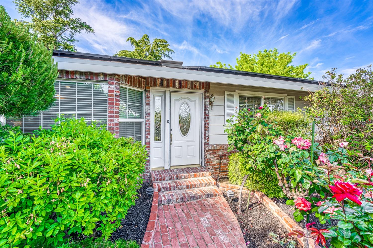 Detail Gallery Image 7 of 67 For 7829 Olympic Way, Fair Oaks,  CA 95628 - 3 Beds | 2 Baths