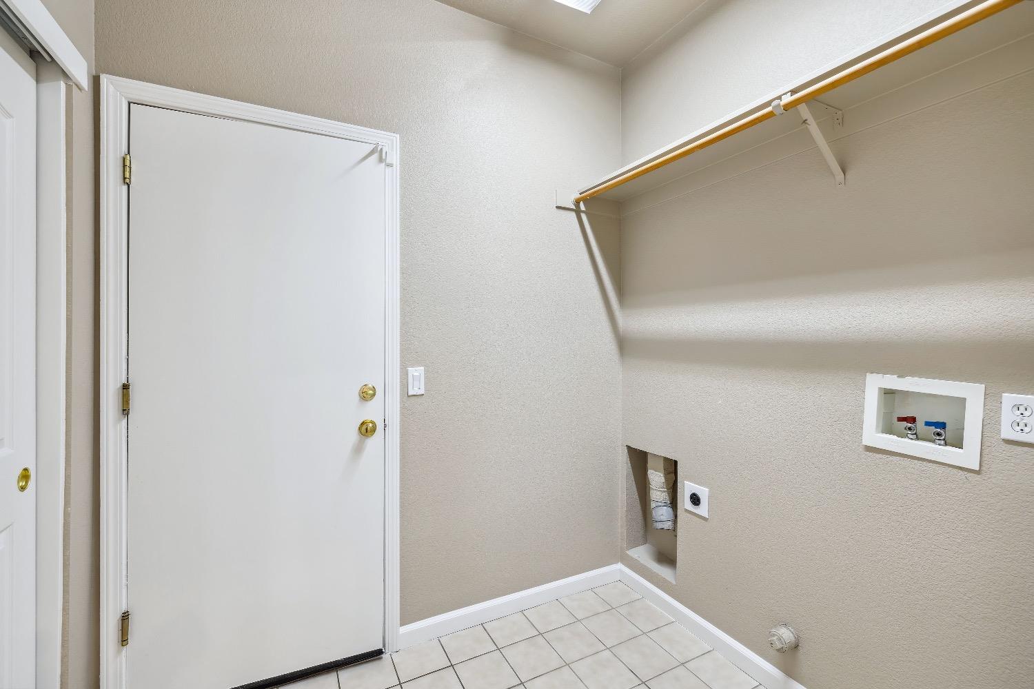 Detail Gallery Image 16 of 28 For 5468 Gracen Way, Sacramento,  CA 95835 - 3 Beds | 2 Baths