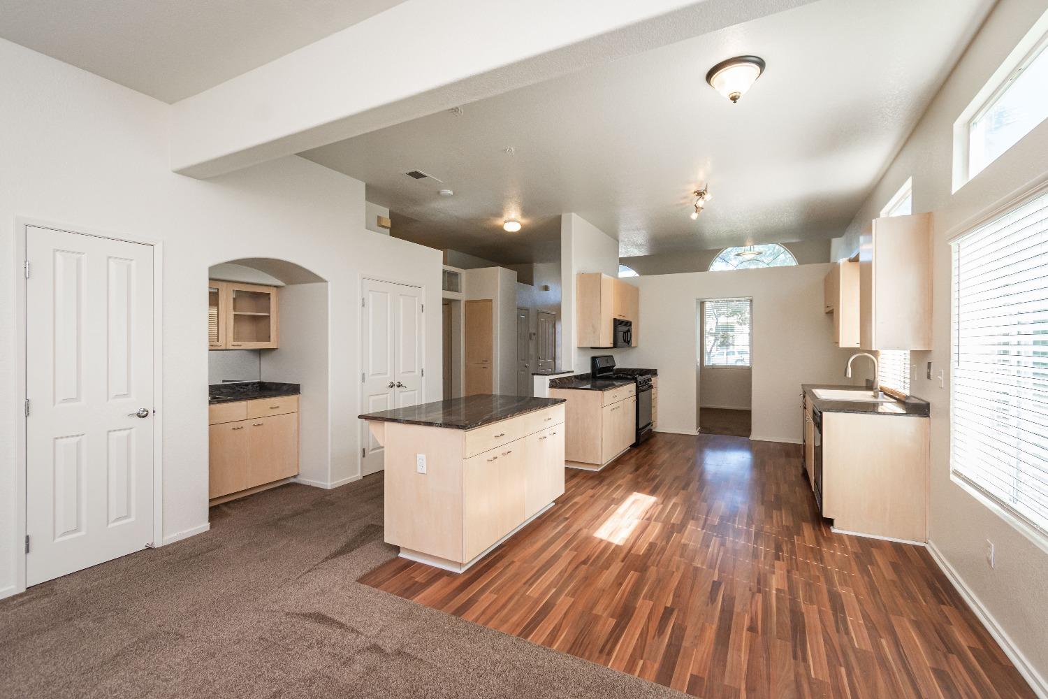Detail Gallery Image 16 of 58 For 9088 Bedrock Ct, Sacramento,  CA 95829 - 4 Beds | 2/1 Baths