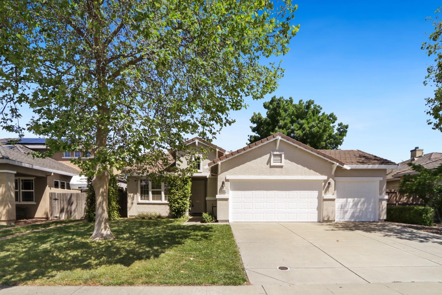 Detail Gallery Image 1 of 31 For 664 Costa Ln, Lincoln,  CA 95648 - 3 Beds | 2 Baths