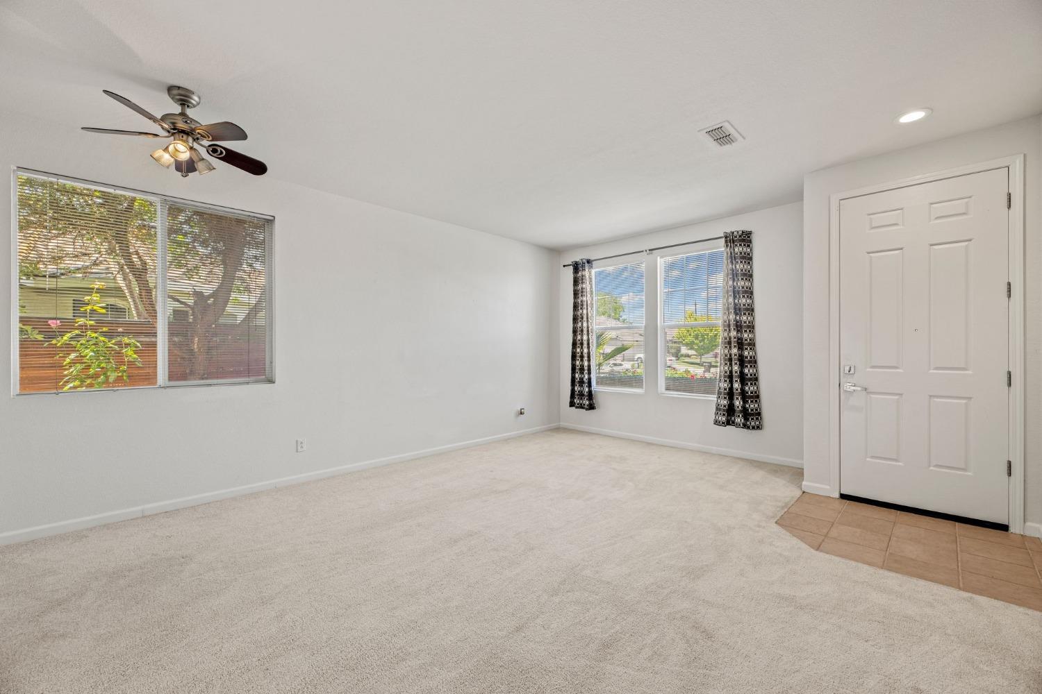 Detail Gallery Image 16 of 53 For 3372 Zalema Way, Sacramento,  CA 95834 - 3 Beds | 2 Baths