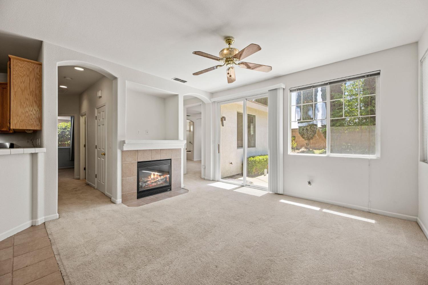Detail Gallery Image 5 of 53 For 3372 Zalema Way, Sacramento,  CA 95834 - 3 Beds | 2 Baths