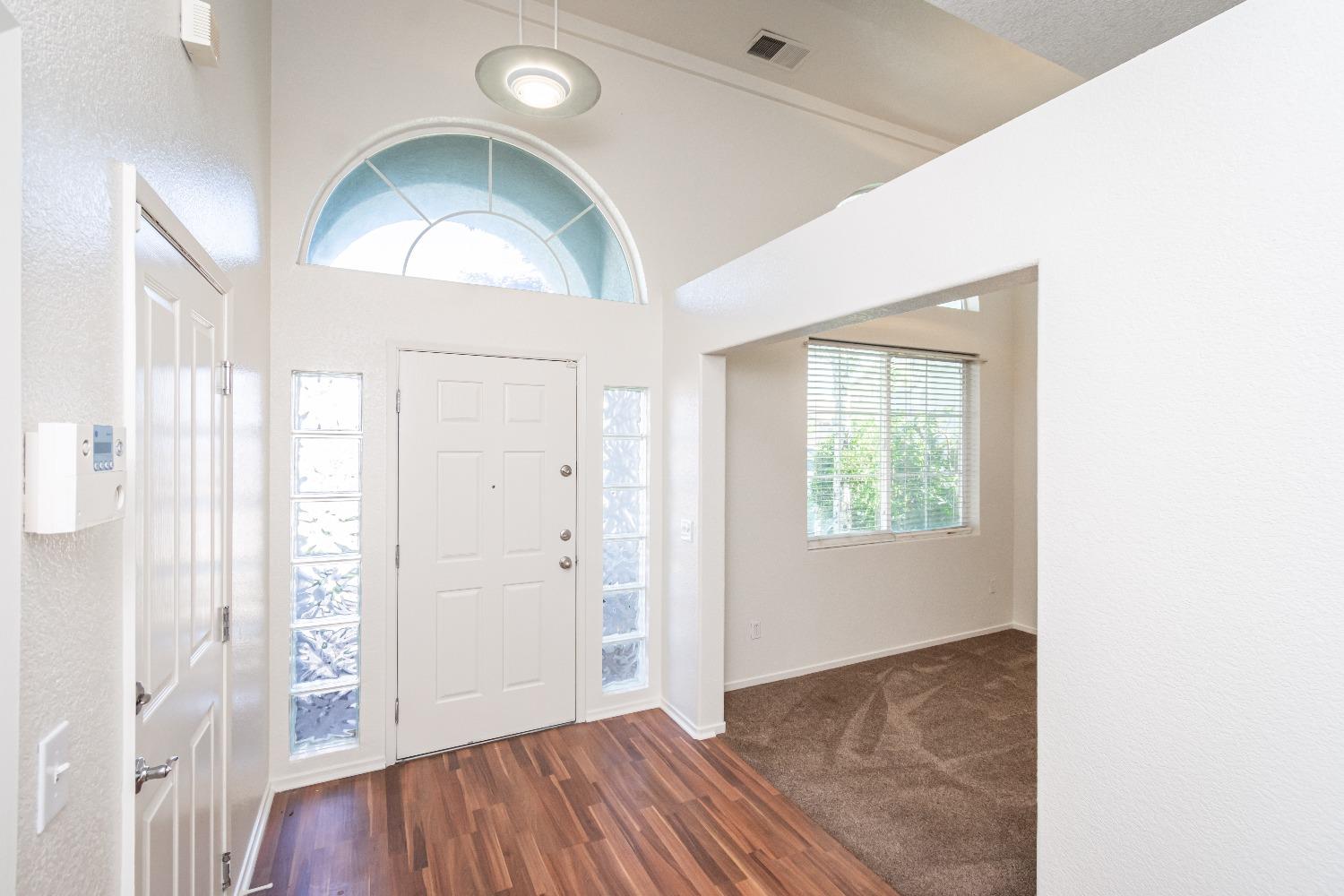 Detail Gallery Image 5 of 58 For 9088 Bedrock Ct, Sacramento,  CA 95829 - 4 Beds | 2/1 Baths