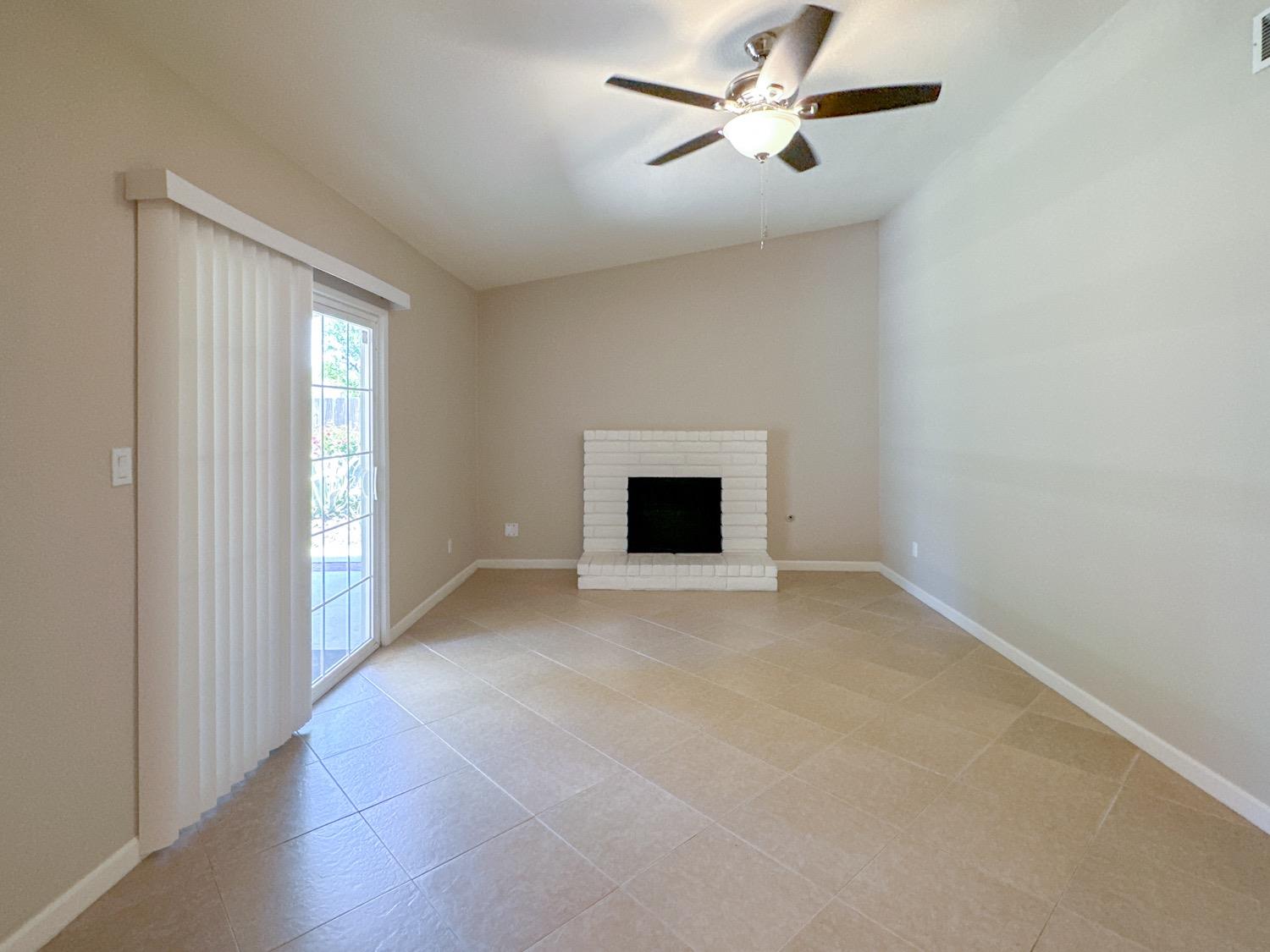 Detail Gallery Image 11 of 24 For 1604 Groveton Way, Modesto,  CA 95355 - 3 Beds | 2 Baths