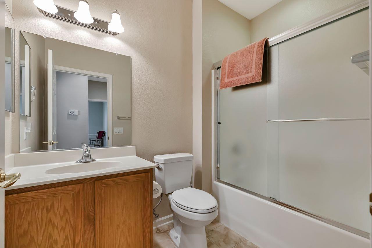 Detail Gallery Image 21 of 32 For 2045 Stonecrest Ln, Lincoln,  CA 95648 - 2 Beds | 2 Baths