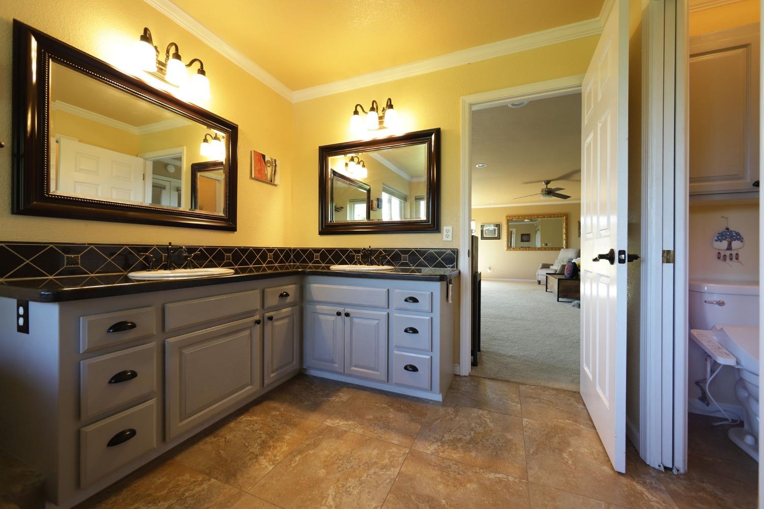 Detail Gallery Image 39 of 62 For 3476 Airport Rd, Placerville,  CA 95667 - 4 Beds | 3/1 Baths