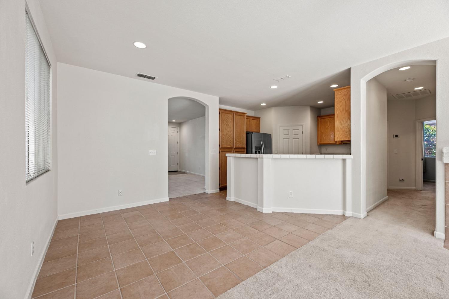 Detail Gallery Image 12 of 53 For 3372 Zalema Way, Sacramento,  CA 95834 - 3 Beds | 2 Baths