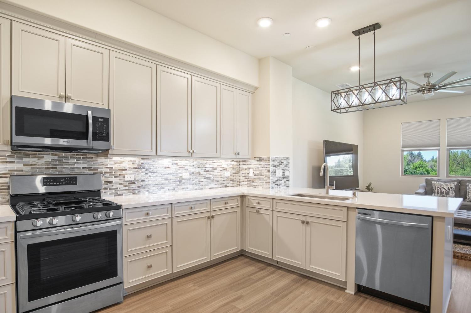 Detail Gallery Image 29 of 39 For 1661 Spring St #434,  Davis,  CA 95616 - 3 Beds | 2/1 Baths