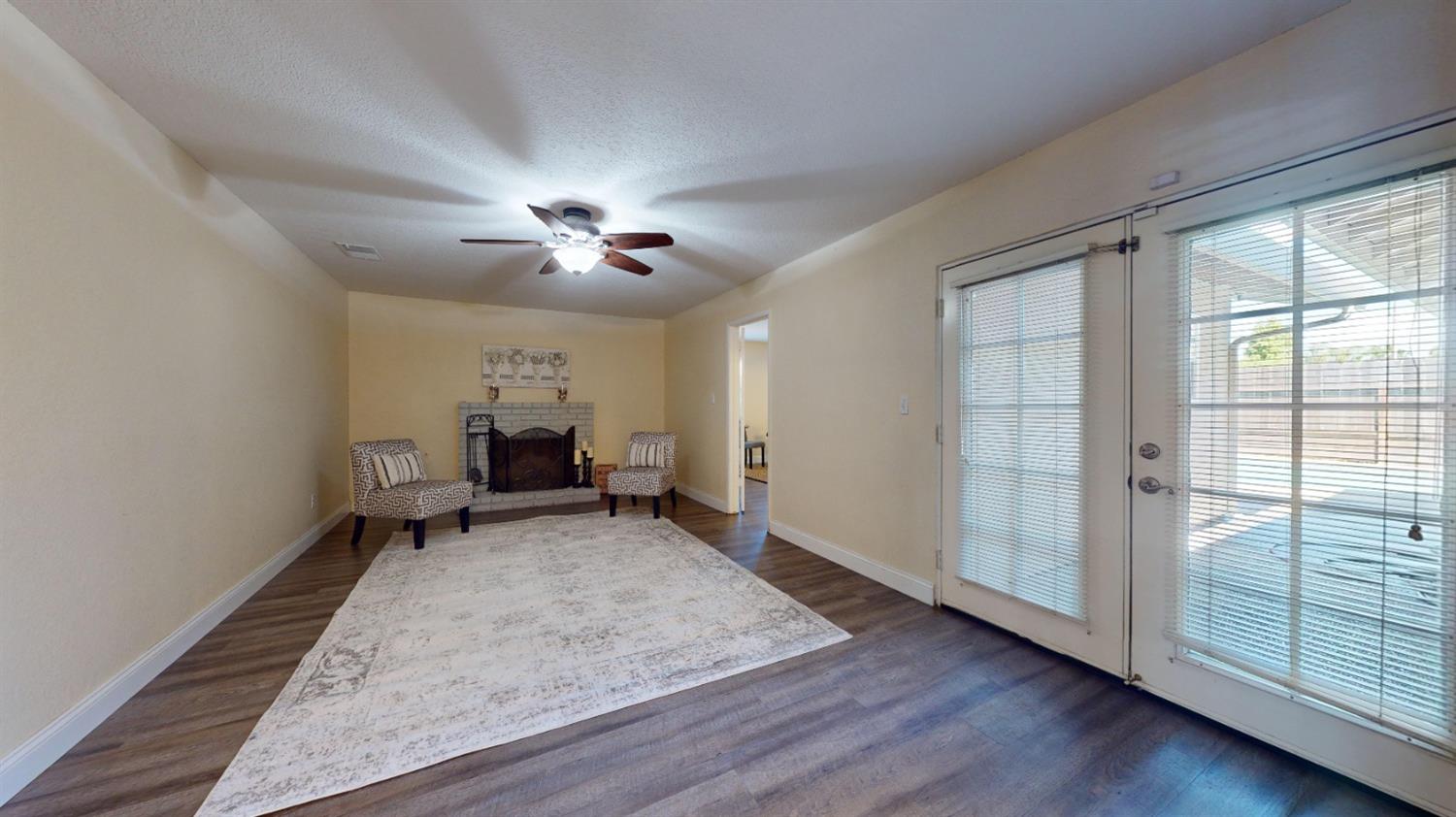 Detail Gallery Image 11 of 34 For 2401 Northridge Dr, Modesto,  CA 95350 - 5 Beds | 2/1 Baths