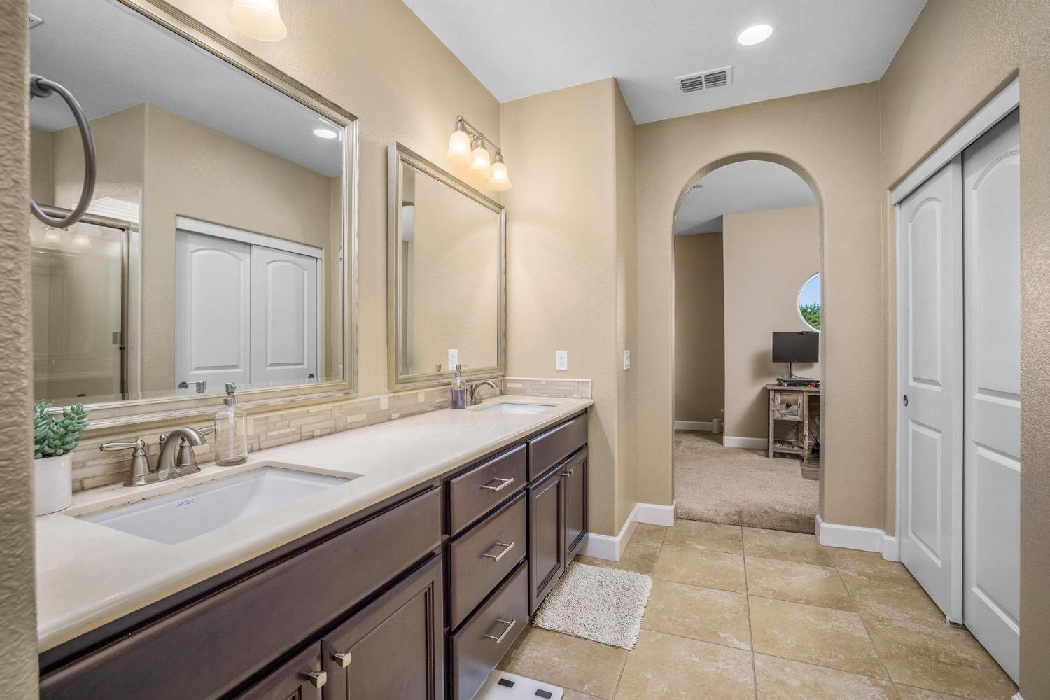 Detail Gallery Image 23 of 38 For 3925 Rose Garden Way, Turlock,  CA 95382 - 3 Beds | 2/1 Baths