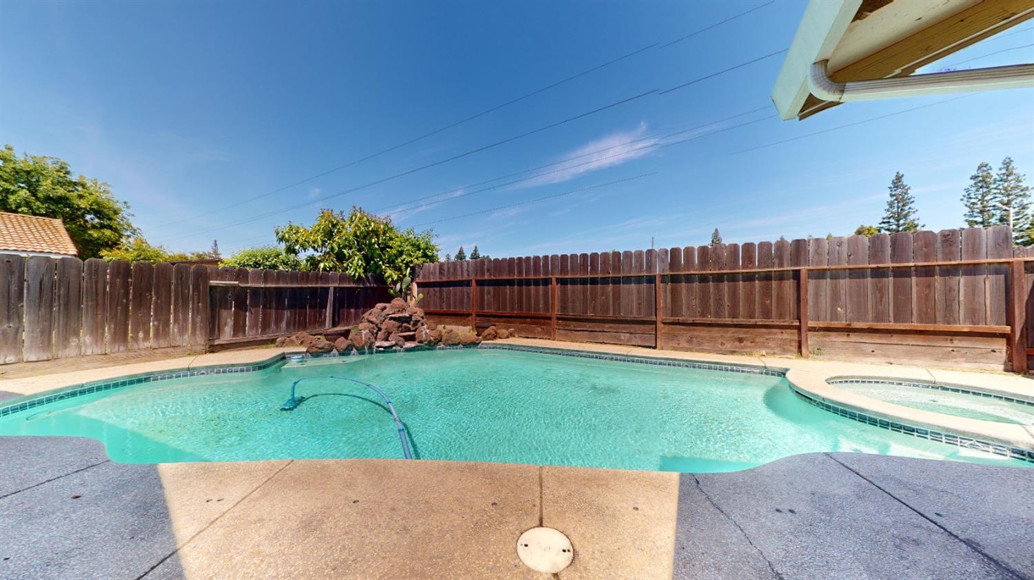 Detail Gallery Image 28 of 34 For 2401 Northridge Dr, Modesto,  CA 95350 - 5 Beds | 2/1 Baths