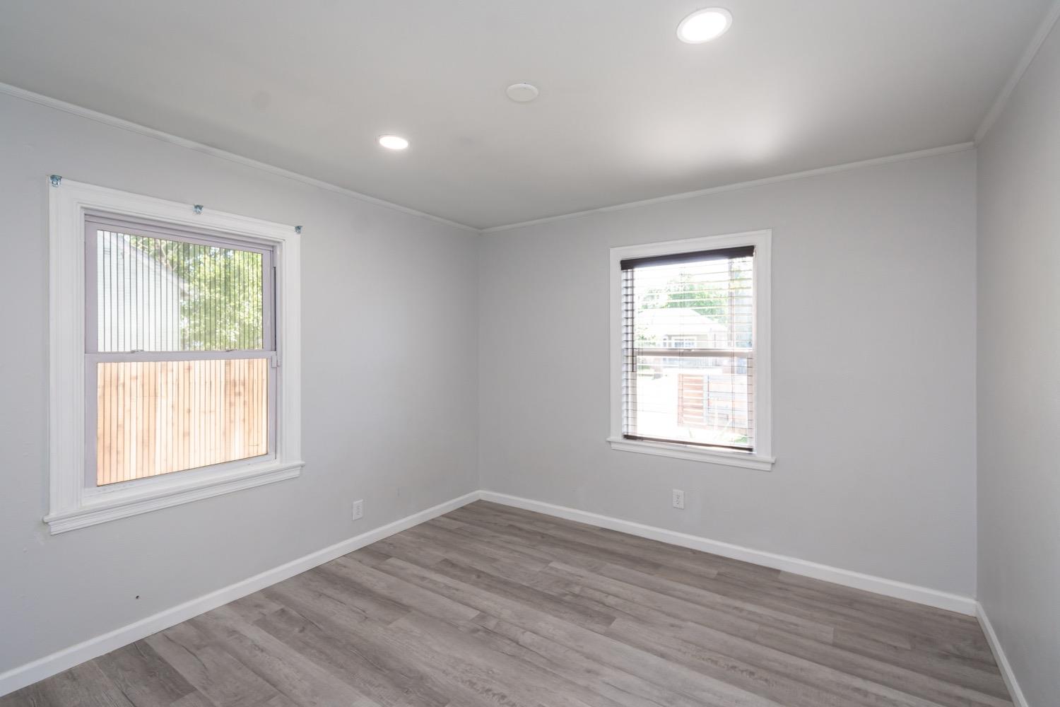 Detail Gallery Image 24 of 64 For 2554 Clay St, Sacramento,  CA 95815 - 4 Beds | 2 Baths