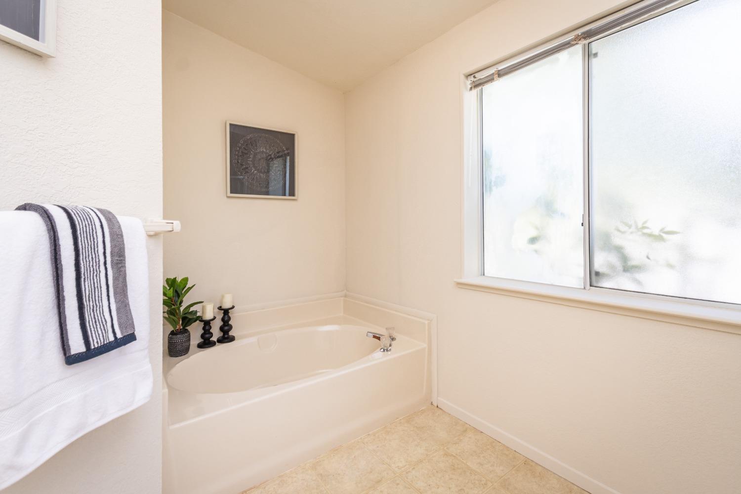Detail Gallery Image 27 of 69 For 5180 Silent Meadow Ln, Georgetown,  CA 95634 - 3 Beds | 2 Baths