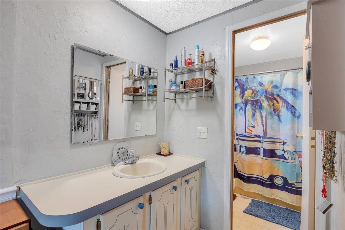 Detail Gallery Image 33 of 57 For 1060 Iroquois Cir, Copperopolis,  CA 95228 - 3 Beds | 2 Baths