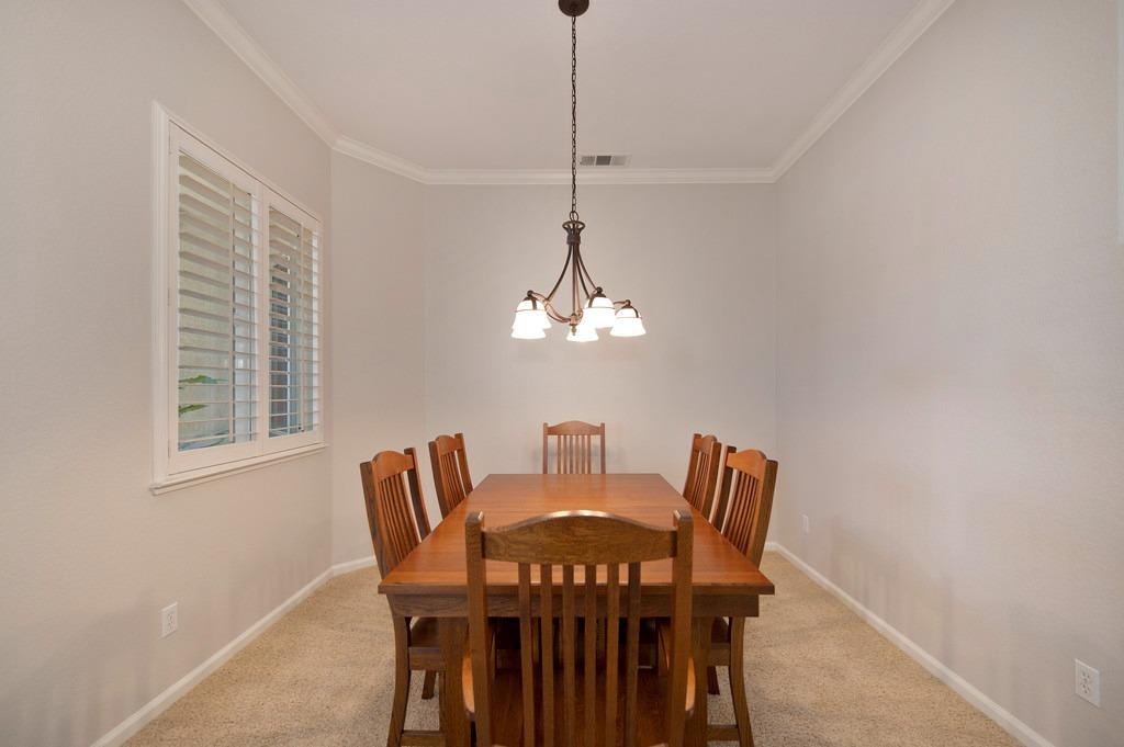 Detail Gallery Image 13 of 55 For 9468 Birchley Ct, Elk Grove,  CA 95624 - 4 Beds | 2 Baths