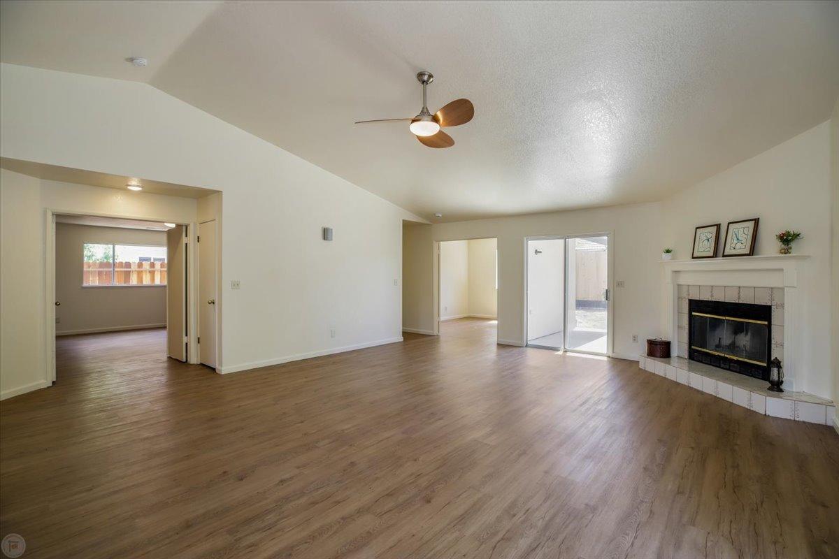 Detail Gallery Image 16 of 31 For 219 Gee Gee Ave, Los Banos,  CA 93635 - 3 Beds | 2 Baths
