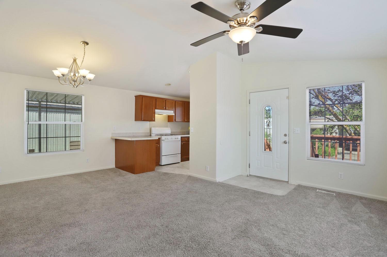 Detail Gallery Image 13 of 34 For 820 N Lincoln Way 76, Galt,  CA 95632 - 2 Beds | 2 Baths