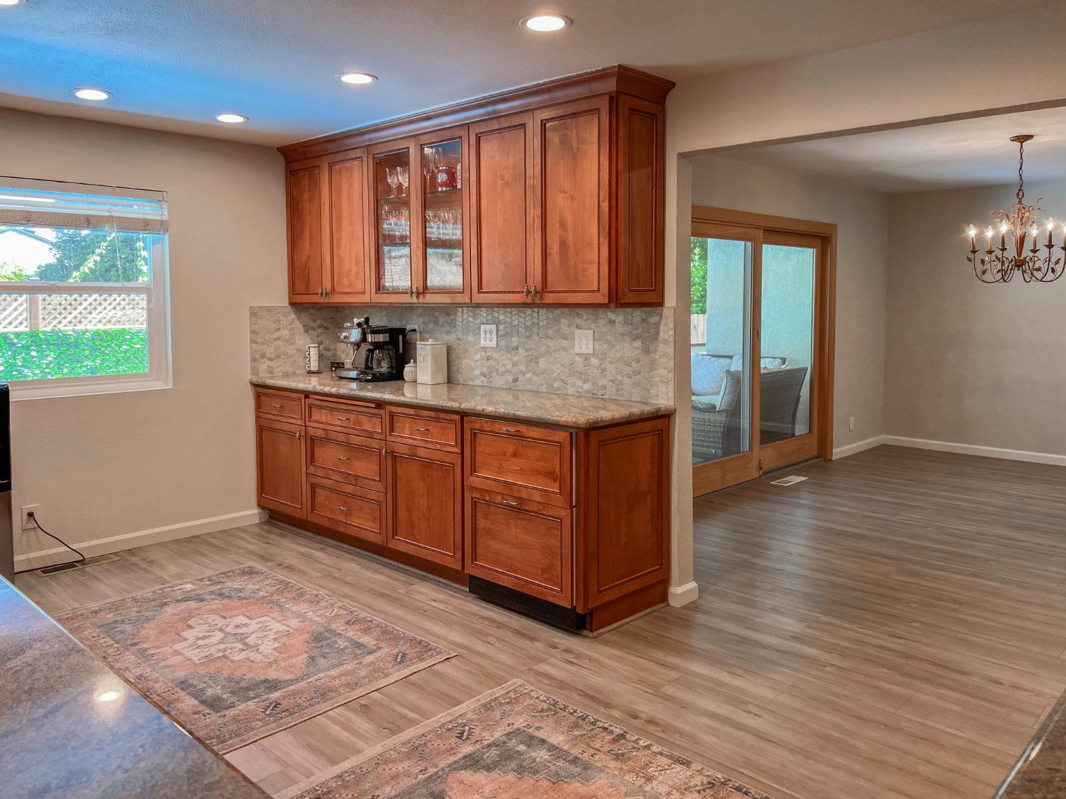 Detail Gallery Image 15 of 38 For 5235 Whitney Ave, Carmichael,  CA 95608 - 4 Beds | 2/1 Baths
