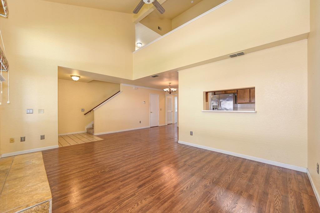 Detail Gallery Image 6 of 39 For 3612 Gold Creek Ln, Sacramento,  CA 95827 - 2 Beds | 2 Baths