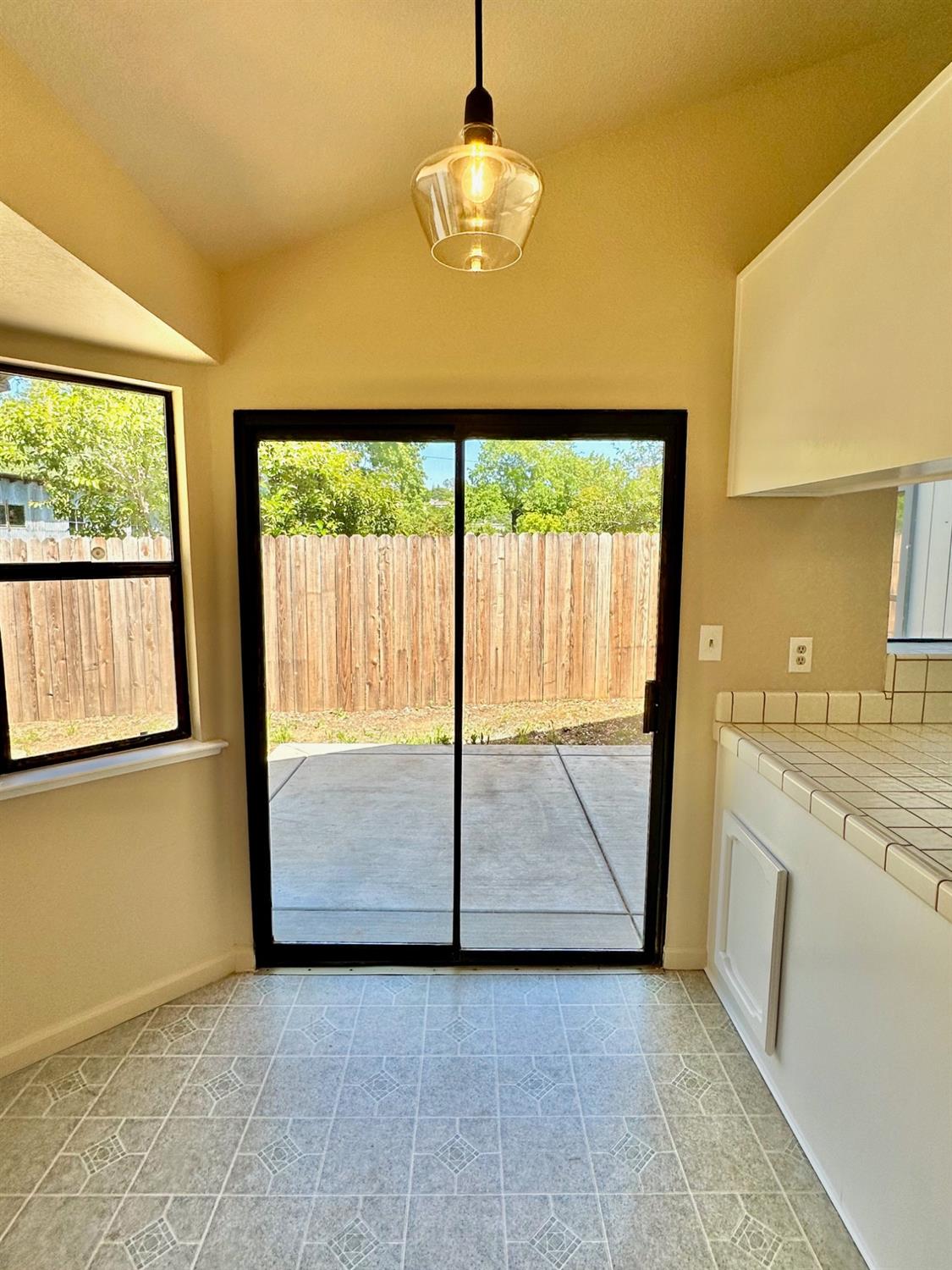 Detail Gallery Image 14 of 50 For 12809 Appian Way, Auburn,  CA 95603 - 3 Beds | 2 Baths