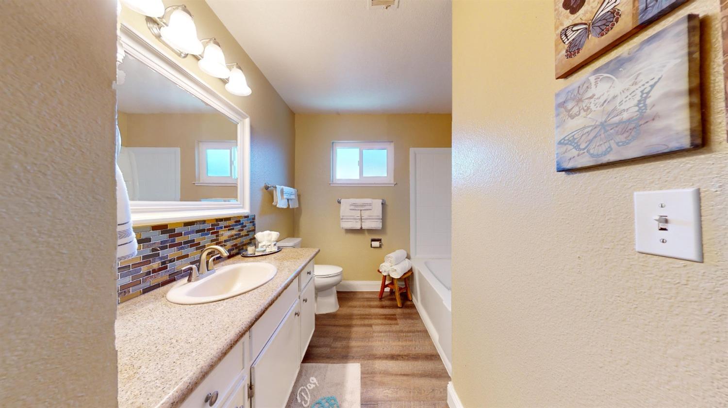 Detail Gallery Image 20 of 34 For 2401 Northridge Dr, Modesto,  CA 95350 - 5 Beds | 2/1 Baths