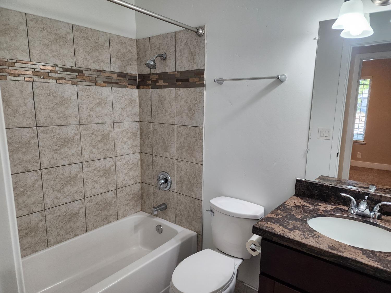 Detail Gallery Image 13 of 35 For 4909 Ruger Ct, Sacramento,  CA 95842 - 3 Beds | 2 Baths