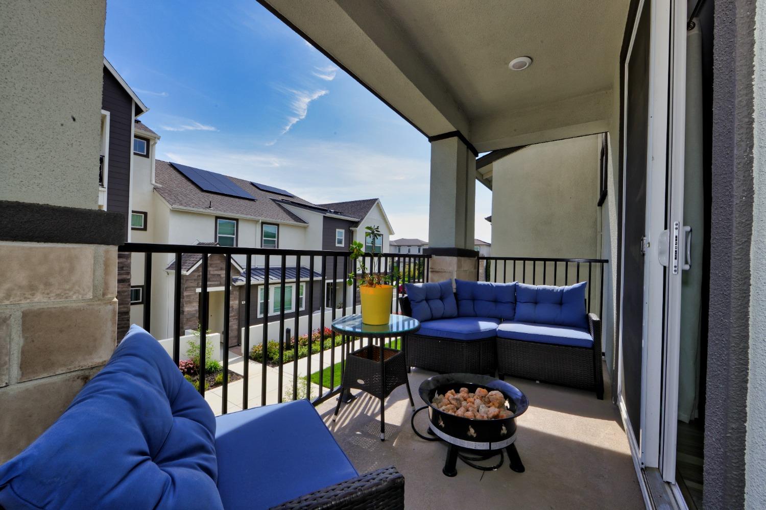 Detail Gallery Image 15 of 28 For 3062 Eagle Chase Walk, Sacramento,  CA 95833 - 3 Beds | 3/1 Baths