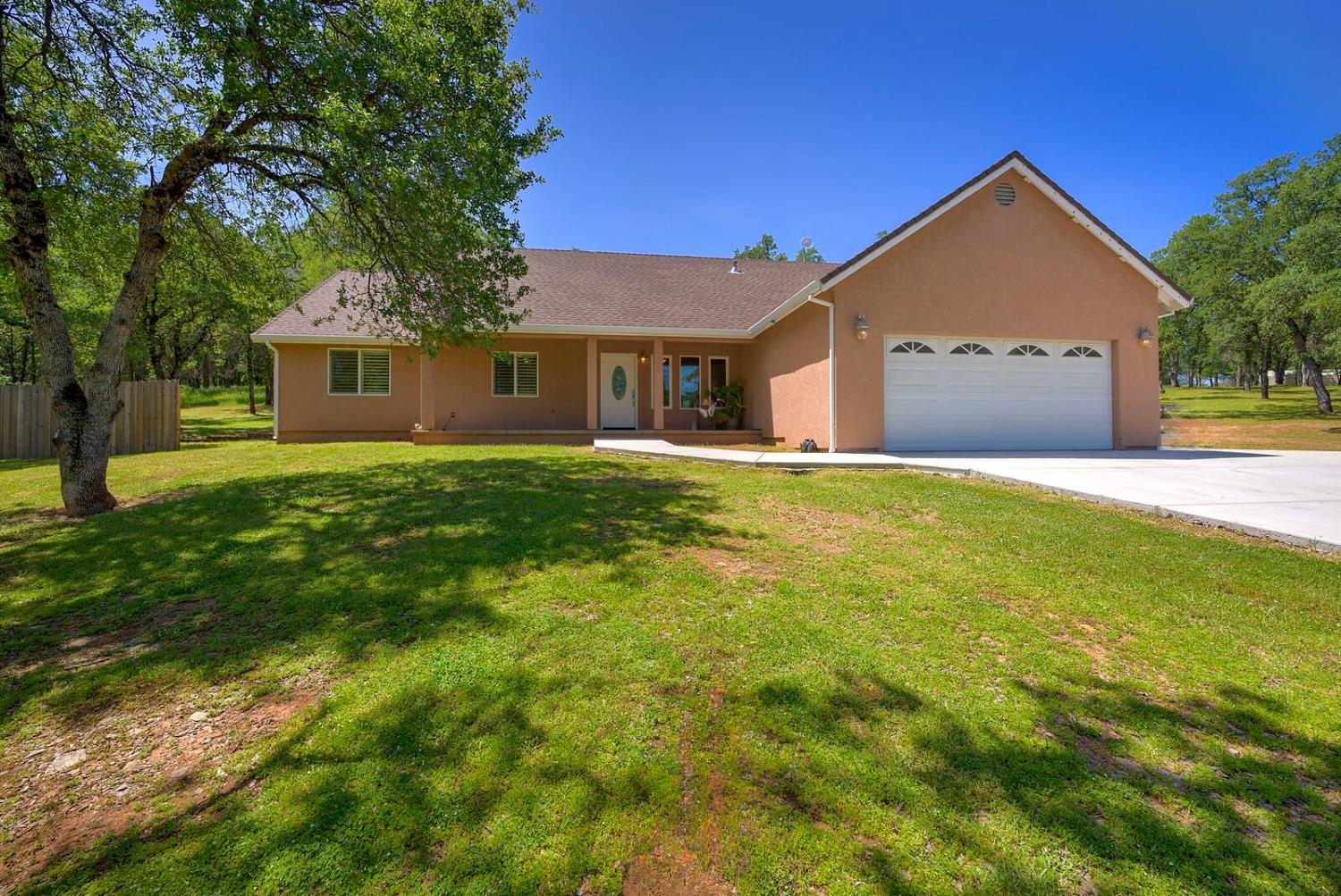 Detail Gallery Image 2 of 47 For 6120 Chrysler Cir, Garden Valley,  CA 95633 - 3 Beds | 2 Baths