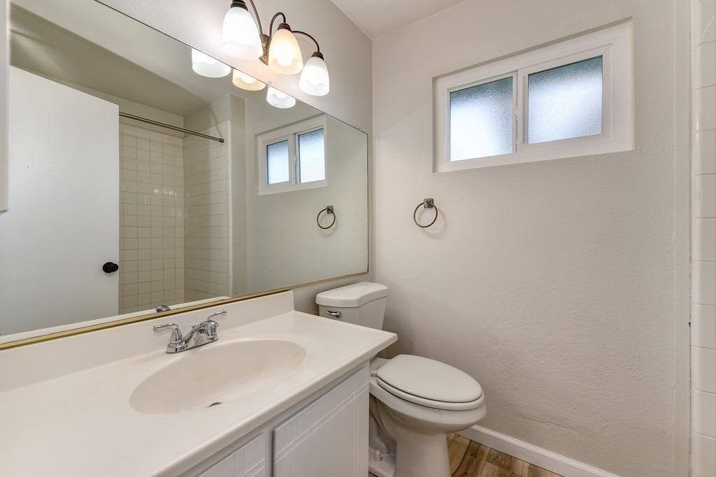 Detail Gallery Image 27 of 38 For 4701 Large Oak Ct, Sacramento,  CA 95841 - – Beds | – Baths